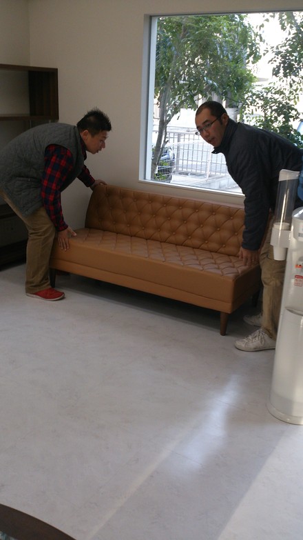 新しいソファー_f0172281_1612524.jpg
