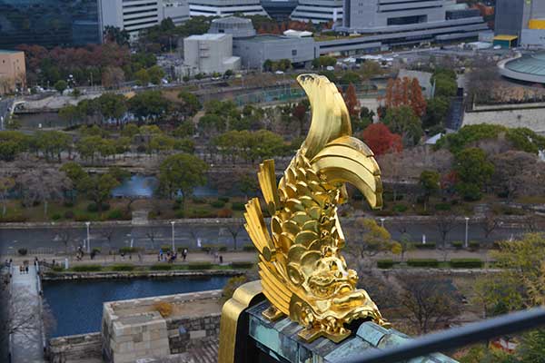 大阪城の金の鯱 四季の風