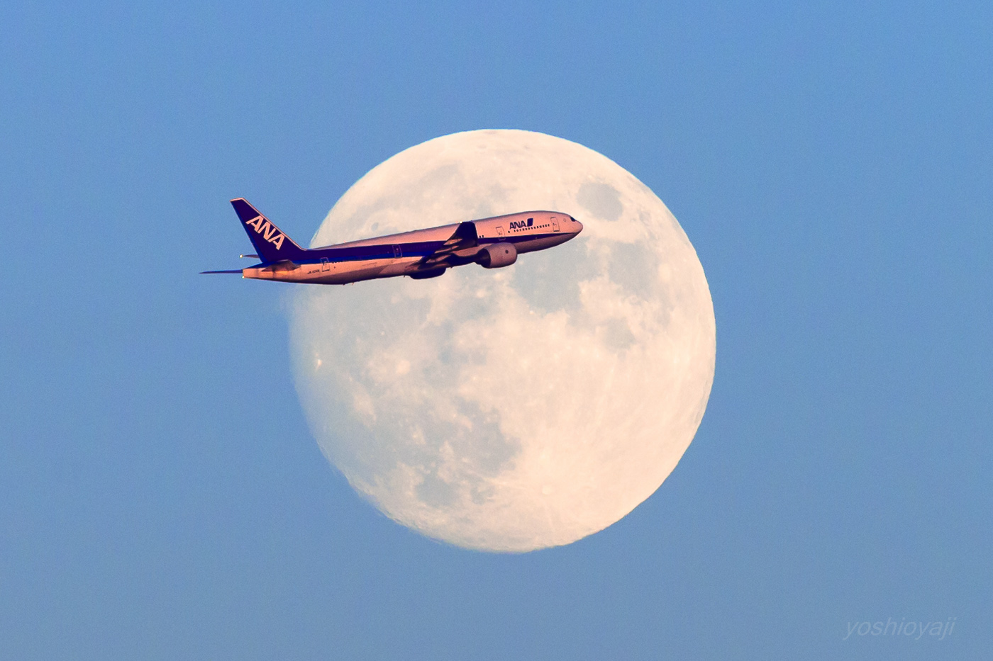 13年の月と飛行機 おやじくん乗り物写真