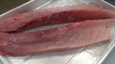 今が旬!寒ブリからブリ大根、照り焼き、そしてお刺身ができました。_d0182179_19335219.jpg