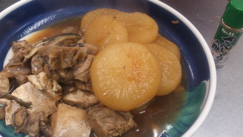 今が旬!寒ブリからブリ大根、照り焼き、そしてお刺身ができました。_d0182179_208385.jpg