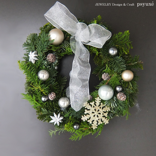 子供たちのクリスマスリース_e0131432_1052796.jpg