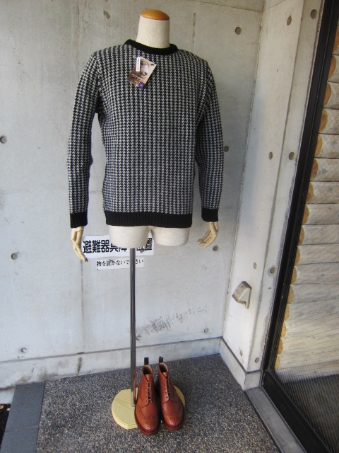 OLD DERBY (England 製) ・・・ HOUNDTOOTH (千鳥格子)CRUE SWEATER!♪!_d0152280_3585046.jpg