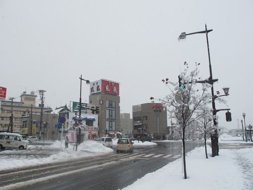 お昼の米沢駅＆付近の風景、１２月２０日_c0075701_19204642.jpg