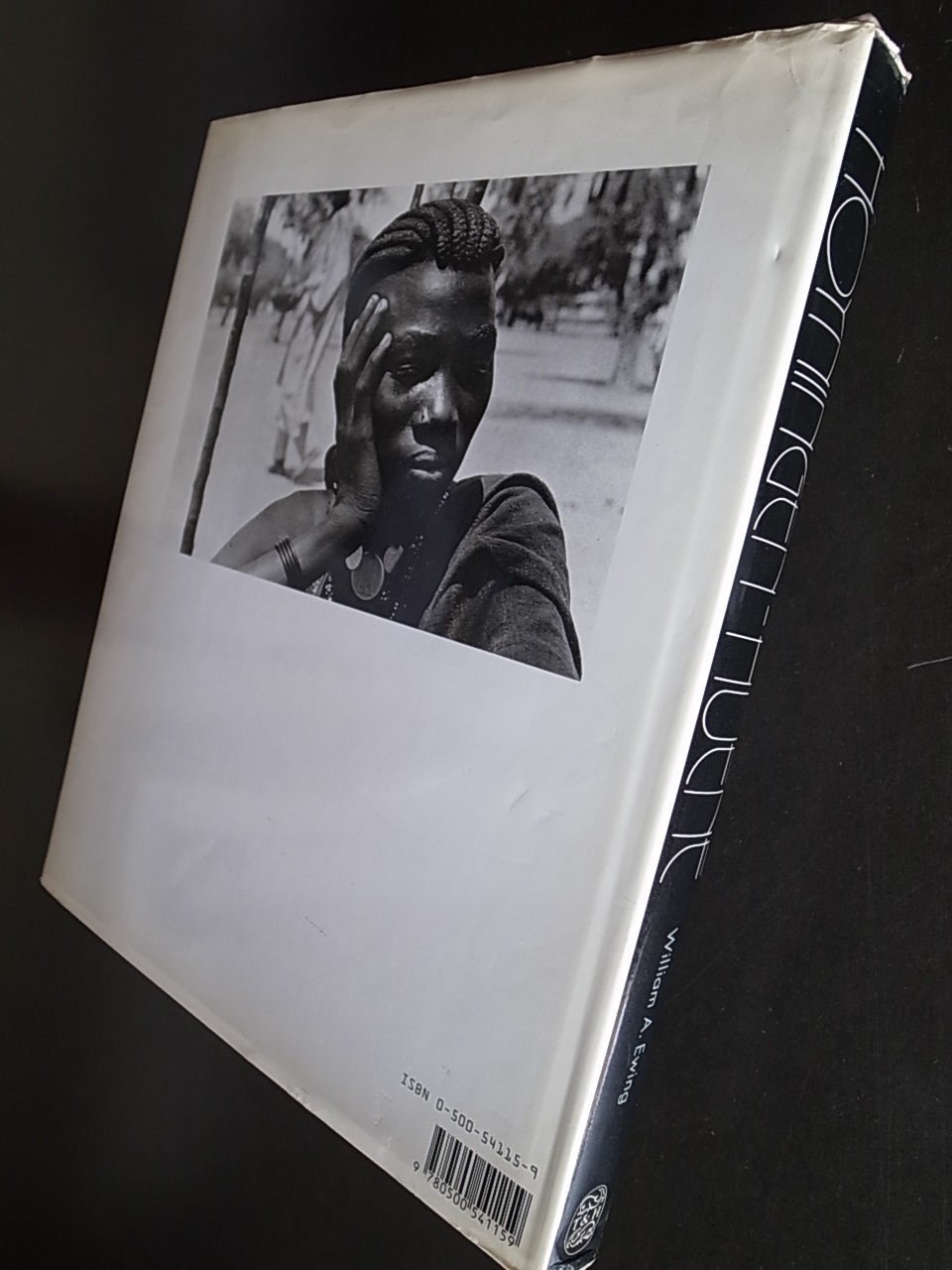 THE PHOTOGRAPHIC ART OF HOYNINGEN-HUENE / William A. Ewing