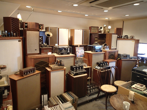 喫茶部店内の様子。_b0262449_19405785.jpg