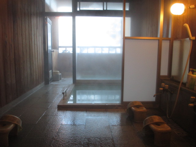 樹氷と静寂な朝 明日からスキーシーズン営業始めます_a0217365_16385915.jpg