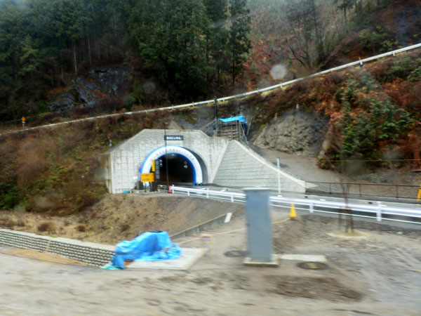 京北トンネル開通_e0048413_1975149.jpg