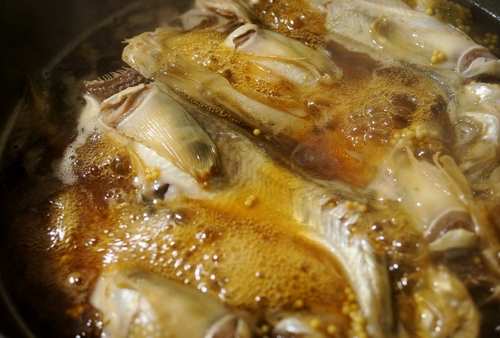 【おもてなし朝ご飯①ハタハタの煮付けレシピ】娘夫婦の結婚式出席で予約投稿です。_b0033423_0303953.jpg