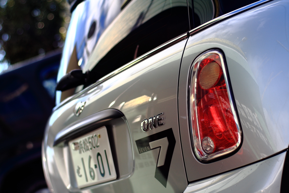MINIご納車完了 ナイトロ内装清掃開始_f0105425_18153336.jpg
