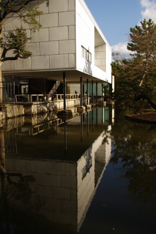 鎌倉ハイキング 番外編 ～ 神奈川県立近代美術館_e0045768_2272574.jpg