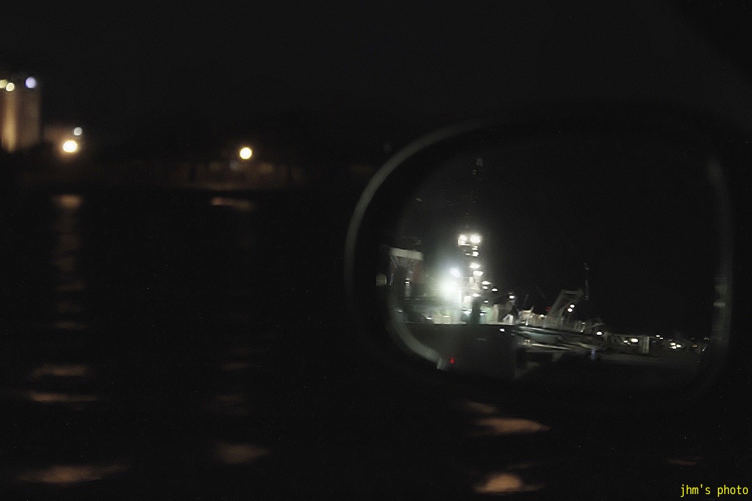 帰り途の夜の港_a0158797_23343829.jpg