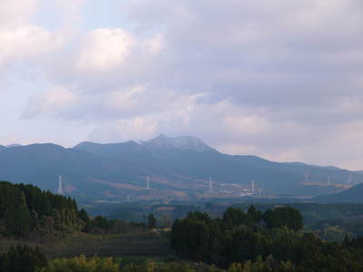 菊池水源棚田米 冬の棚田の様子と鞍岳の冠雪_a0254656_17252911.jpg