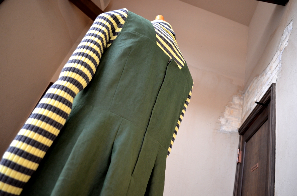 ”レザータッチのJumper-skirt Style\"_d0153941_1625448.jpg