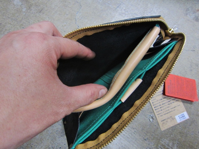 LEDER MAKES　人気のWALLET が入荷です★　年越しに向けて縁起物の良い財布を♪♪♪_d0152280_14241341.jpg