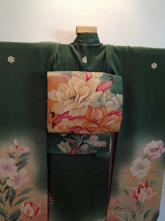 逸品!チューリップ小鳥孔雀振袖「歳末 今昔きもの市」販売商品8_c0321302_1321985.jpg