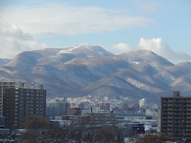 冬至2日後ついに太陽が山に沈む瞬間に立ち会う_c0025115_193656.jpg