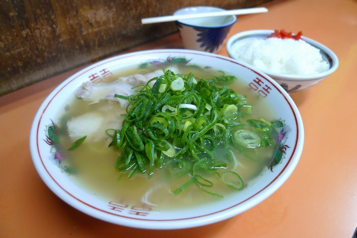 京都市場内の「石田食堂」のほっこりラーメン　　　（京都市）_d0108737_14383182.jpg