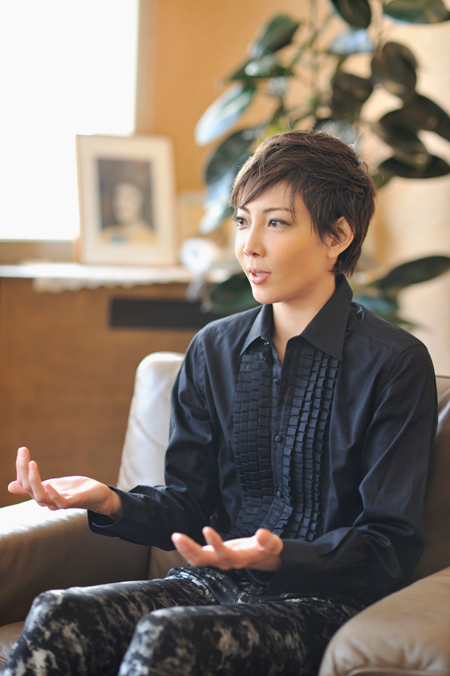 宝塚歌劇100周年目前 星組 柚希礼音の心境は 看來豈是尋常色 濃淡由他冰雪中 宝塚歌劇100周年目前 星組 柚希礼音の心境は 看來豈是尋常色 濃淡由他冰雪中