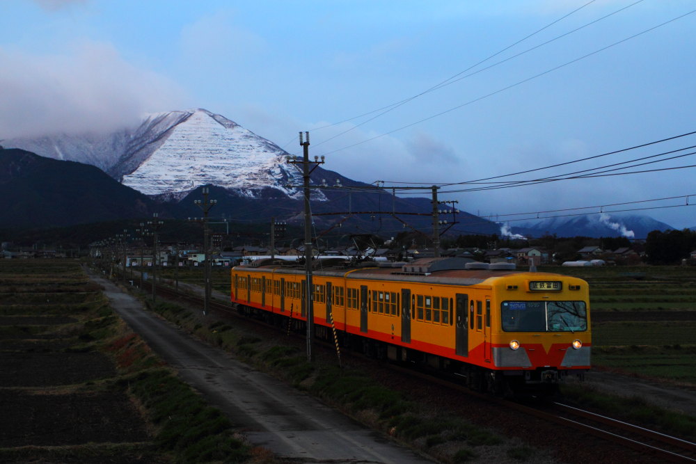 藤原岳にも雪が_d0226336_0405971.jpg