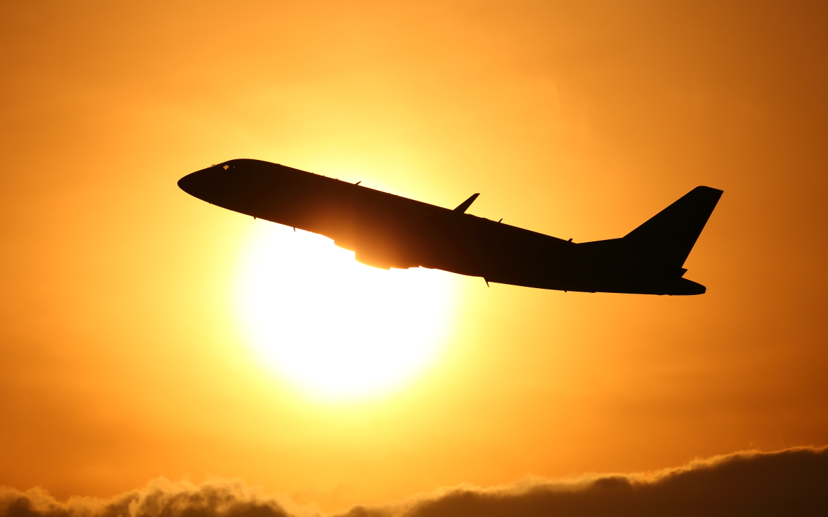 美しき翼271 エンブラと夕日 飛行機三昧 美しき翼271 エンブラと夕日 飛行機三昧