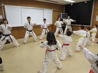 手稲教室稽古納め 1000本突き 城川支部長パラオへ_c0118332_23102756.jpg