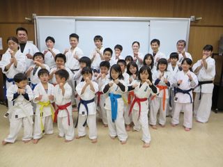 手稲教室稽古納め 1000本突き 城川支部長パラオへ_c0118332_23103560.jpg