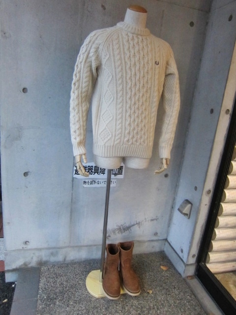 FRED PERRY (UK) ・・・　Fisher MANS CRUE SWEATER！♪！_d0152280_1352373.jpg