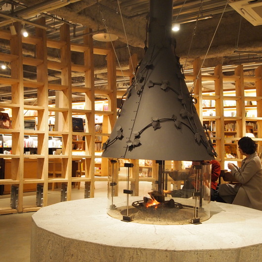 蔦屋書店の暖炉は_a0292194_039395.jpg