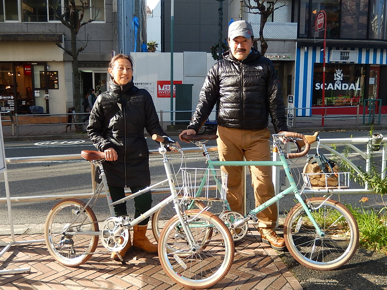 12月28日　渋谷　原宿　の自転車屋　FLAME bike前です_e0188759_13382658.jpg