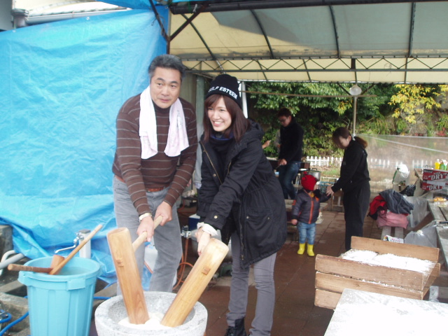 つばきマリーナの餅つき会_a0077071_13243475.jpg