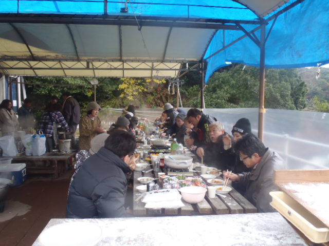 つばきマリーナの餅つき会_a0077071_1330980.jpg