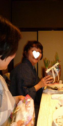ランチ会・交換プレゼント・皆さまのコート姿。_f0181251_18503512.jpg