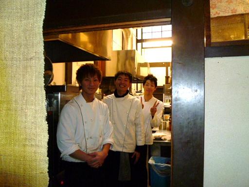 ランチ会・交換プレゼント・皆さまのコート姿。_f0181251_1853437.jpg