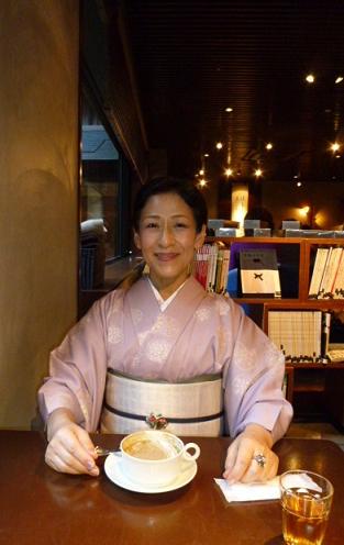 ランチ会・交換プレゼント・皆さまのコート姿。_f0181251_1983174.jpg