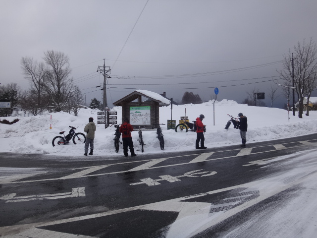 ファトバイクで雪遊び_c0132901_20505143.jpg