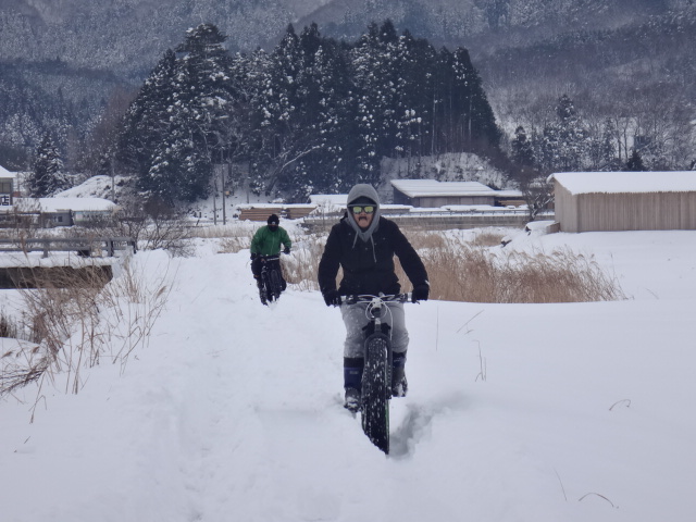 ファトバイクで雪遊び_c0132901_2052015.jpg