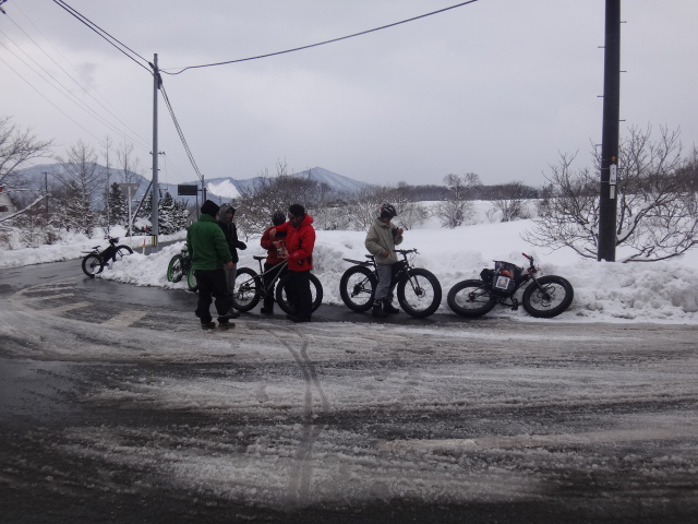 ファトバイクで雪遊び_c0132901_20531986.jpg