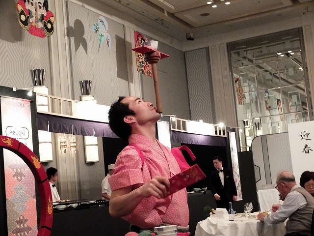 芸人さんの神業_f0050534_11033354.jpg