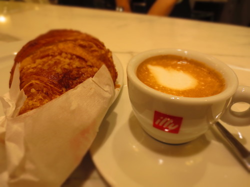 セールの前にすることはこれ!!そして★EATALYで朝食レポート_c0179785_6171317.jpg