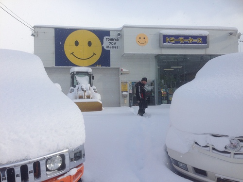 東京オートサロン準備の予定が除雪始めに、明寿ブログ、ランクル200ディーゼル_b0127002_1961912.jpg