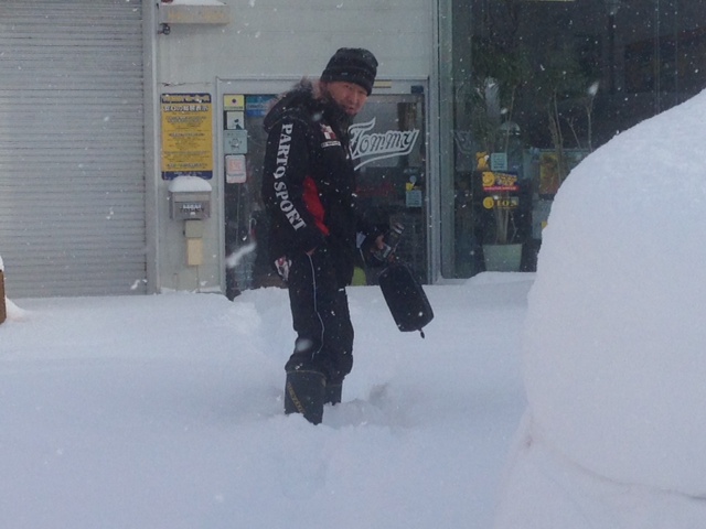 大雪降り過ぎたので除雪です!_b0127002_9293034.jpg