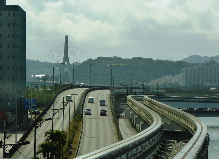 沖縄都市モノレール（冲绳都市单轨电车）_f0056261_23454616.jpg