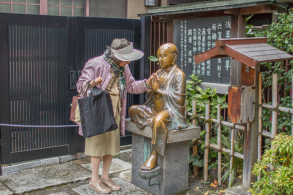 浅草浅草寺界隈_b0010915_0232389.jpg