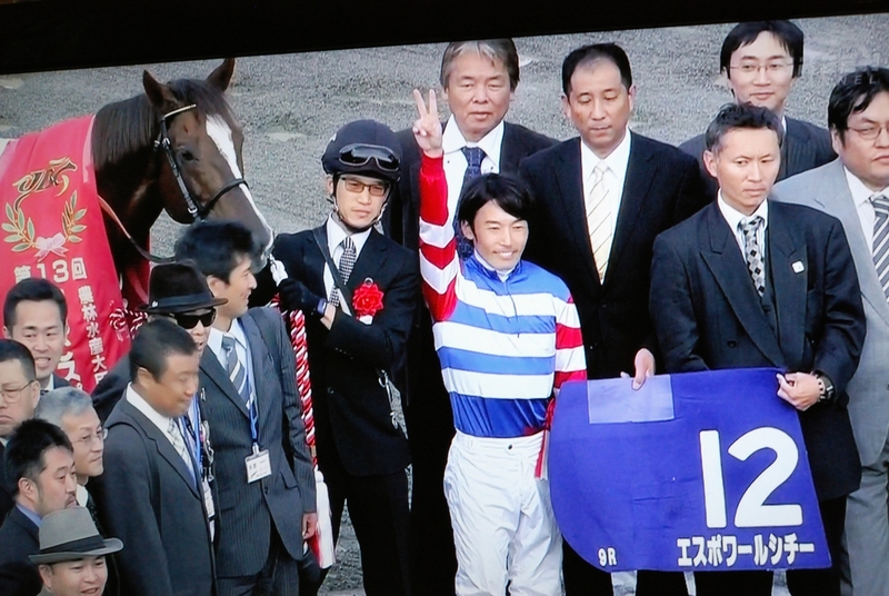 金沢競馬場での口取り場面が！！！_f0053218_23293280.jpg