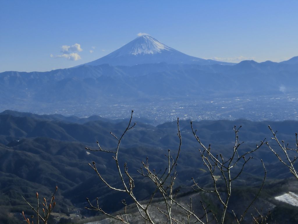 茅ヶ岳　（かやがたけ）　703.5m　二百名山　快晴_b0124306_21235437.jpg