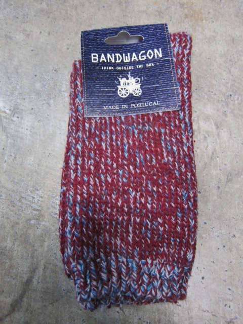 レジ前の人気小物！★？　BANDWAGON(MIX SOX) ＆ BLACK Sheep(手袋)！！　_d0152280_014132.jpg