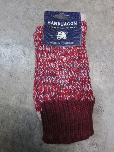 レジ前の人気小物！★？　BANDWAGON(MIX SOX) ＆ BLACK Sheep(手袋)！！　_d0152280_014685.jpg