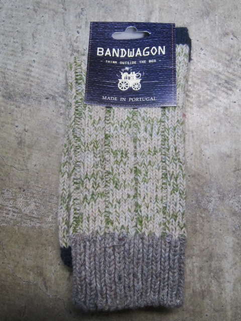 レジ前の人気小物！★？　BANDWAGON(MIX SOX) ＆ BLACK Sheep(手袋)！！　_d0152280_0151726.jpg