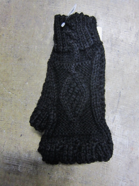 レジ前の人気小物!★? BANDWAGON(MIX SOX) & BLACK Sheep(手袋)!! _d0152280_0241483.jpg